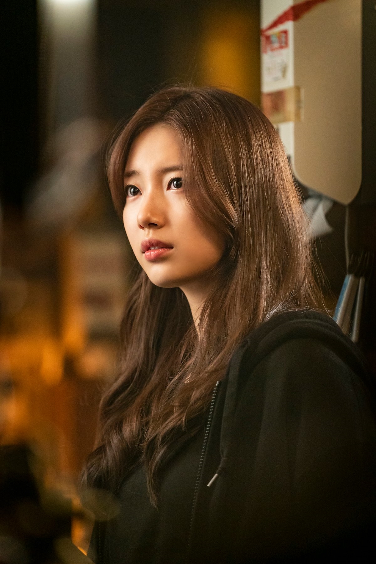 Suzy tung bộ ảnh hậu trường quay 'Vagabond' đẹp mê ly