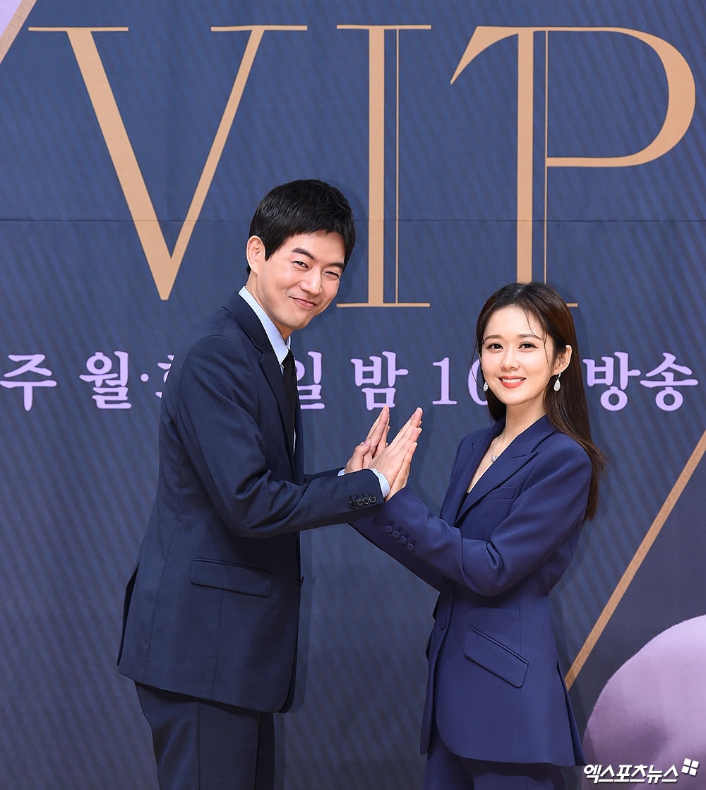Lee Sang Yoon - Jang Na Ra trả lời về khả năng 'phim giả tình thật'