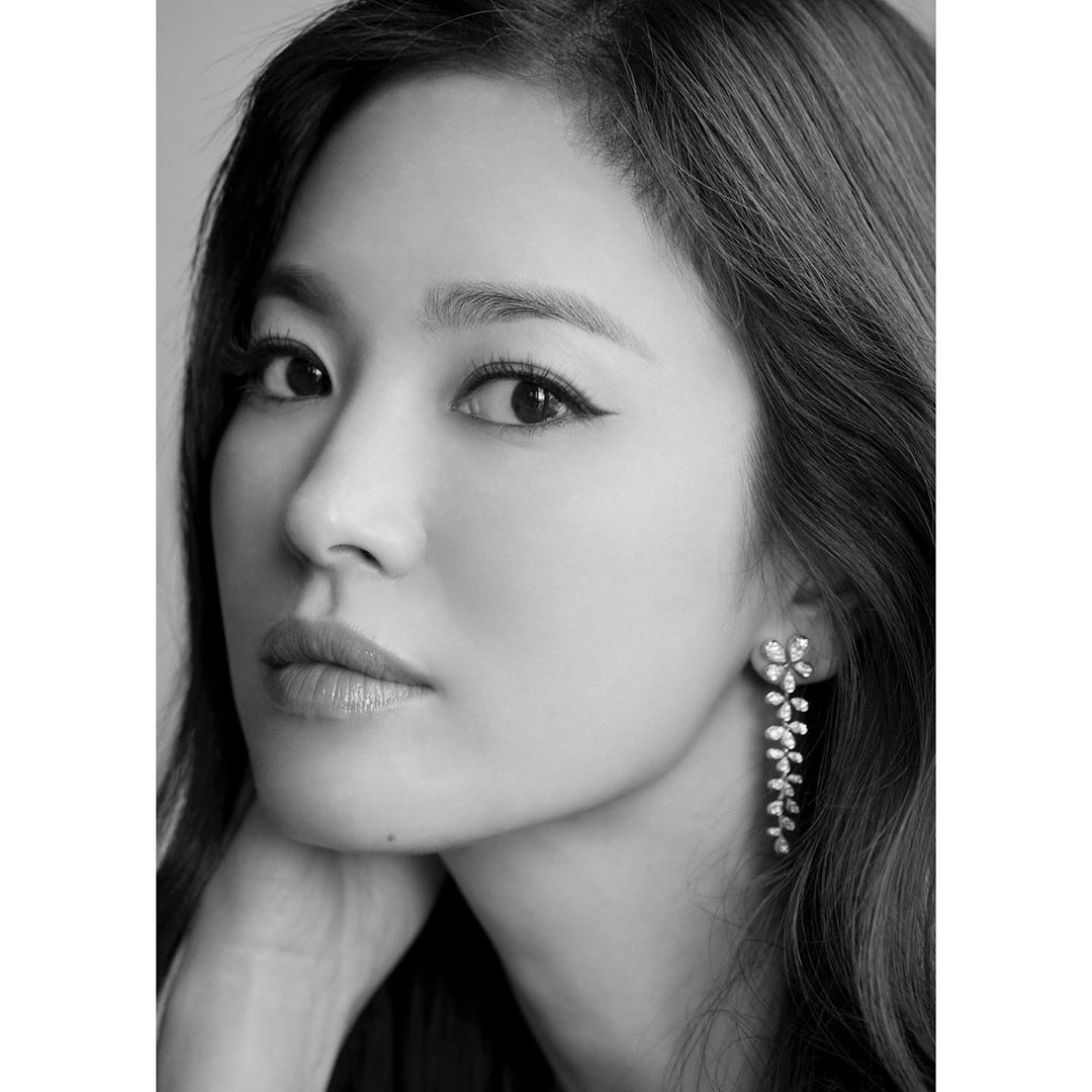 Song Hye Kyo gây ấn tượng với nụ cười ngọt ngào trong ảnh đời thường