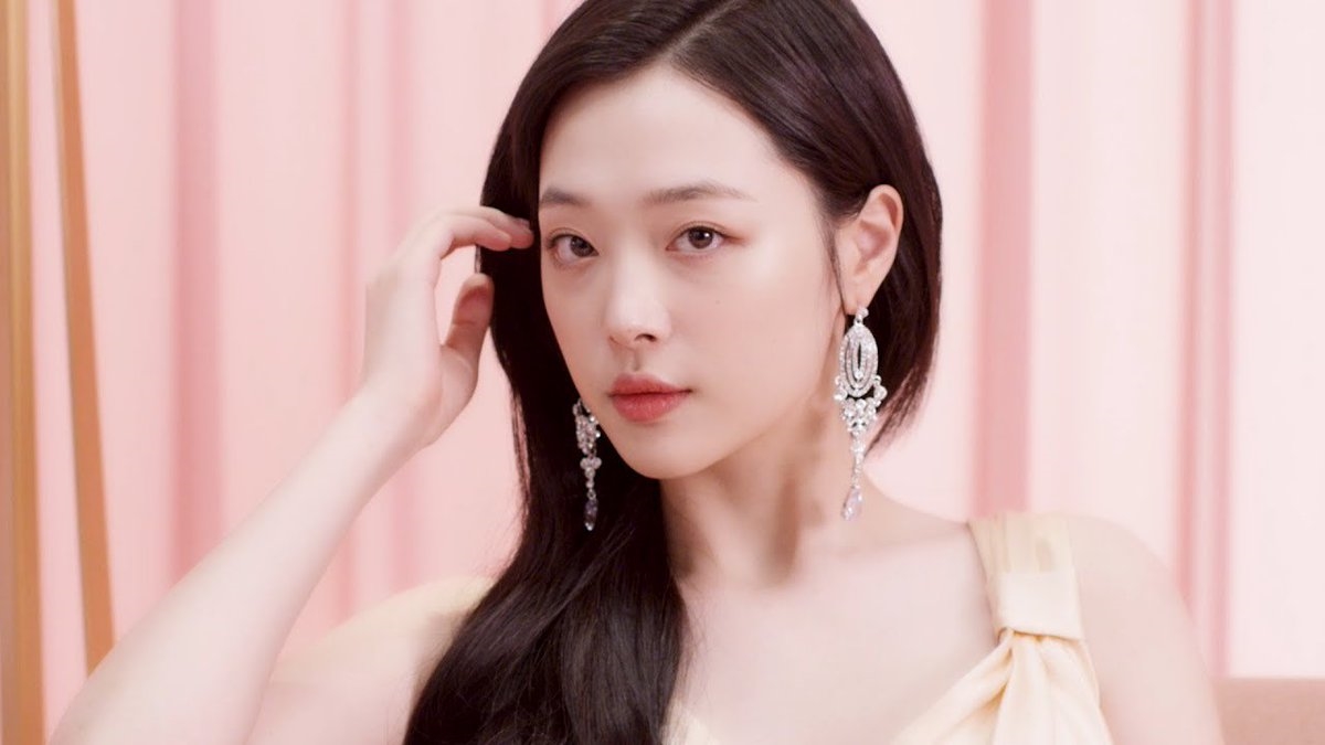 Bộ ảnh ủng hộ LGBT chưa từng công bố của Sulli gây 'sốt'