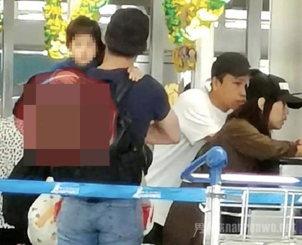 Hoắc Kiến Hoa 'đuổi khéo' Lâm Tâm Như đi làm vì muốn chăm con gái
