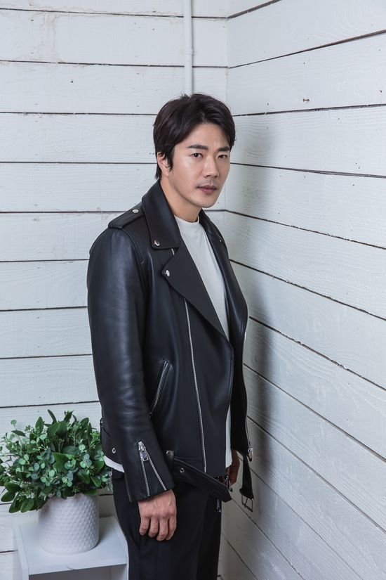 Kwon Sang Woo - Jung Woo Sung đứng chung khung hình gây “sốt”