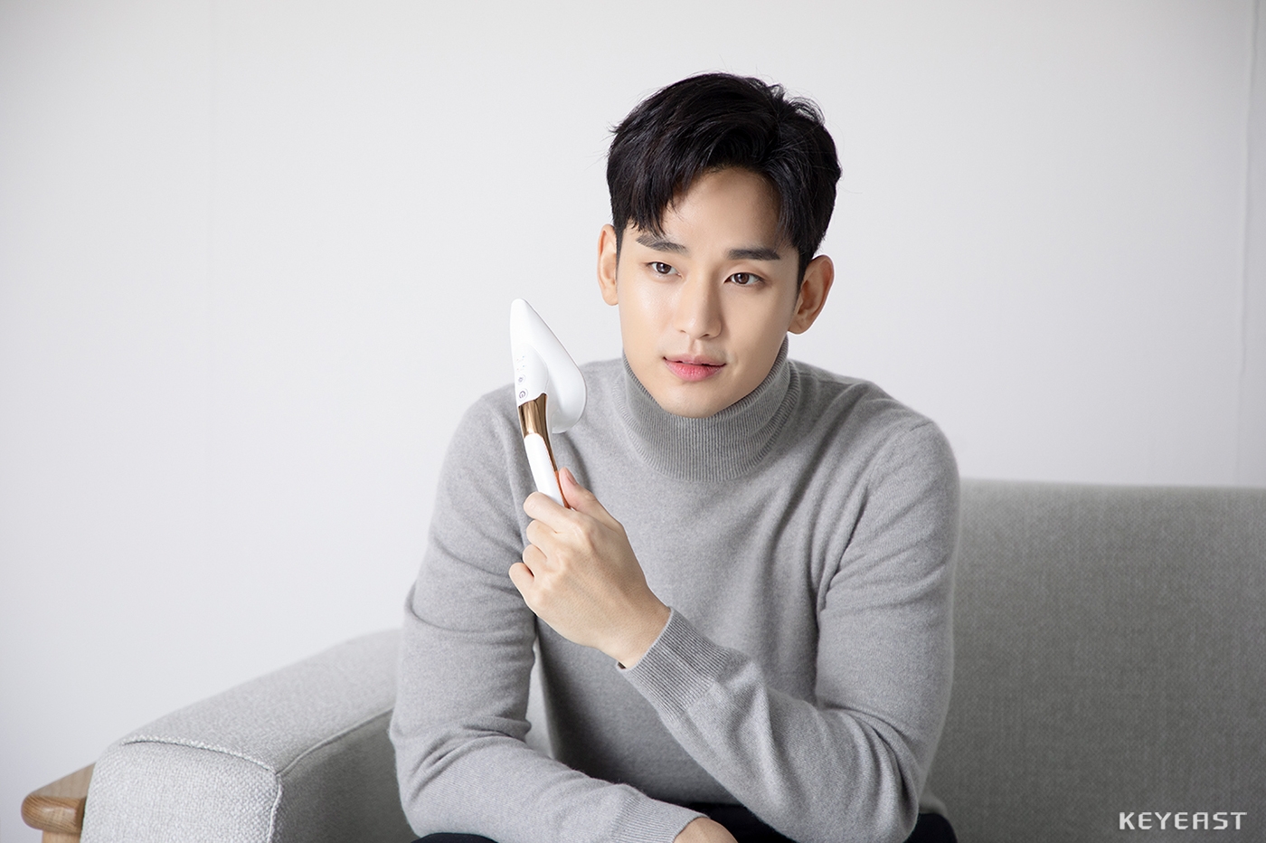 Kim Soo Hyun 'đốn tim' fan với bộ ảnh mới đẹp trai siêu cấp