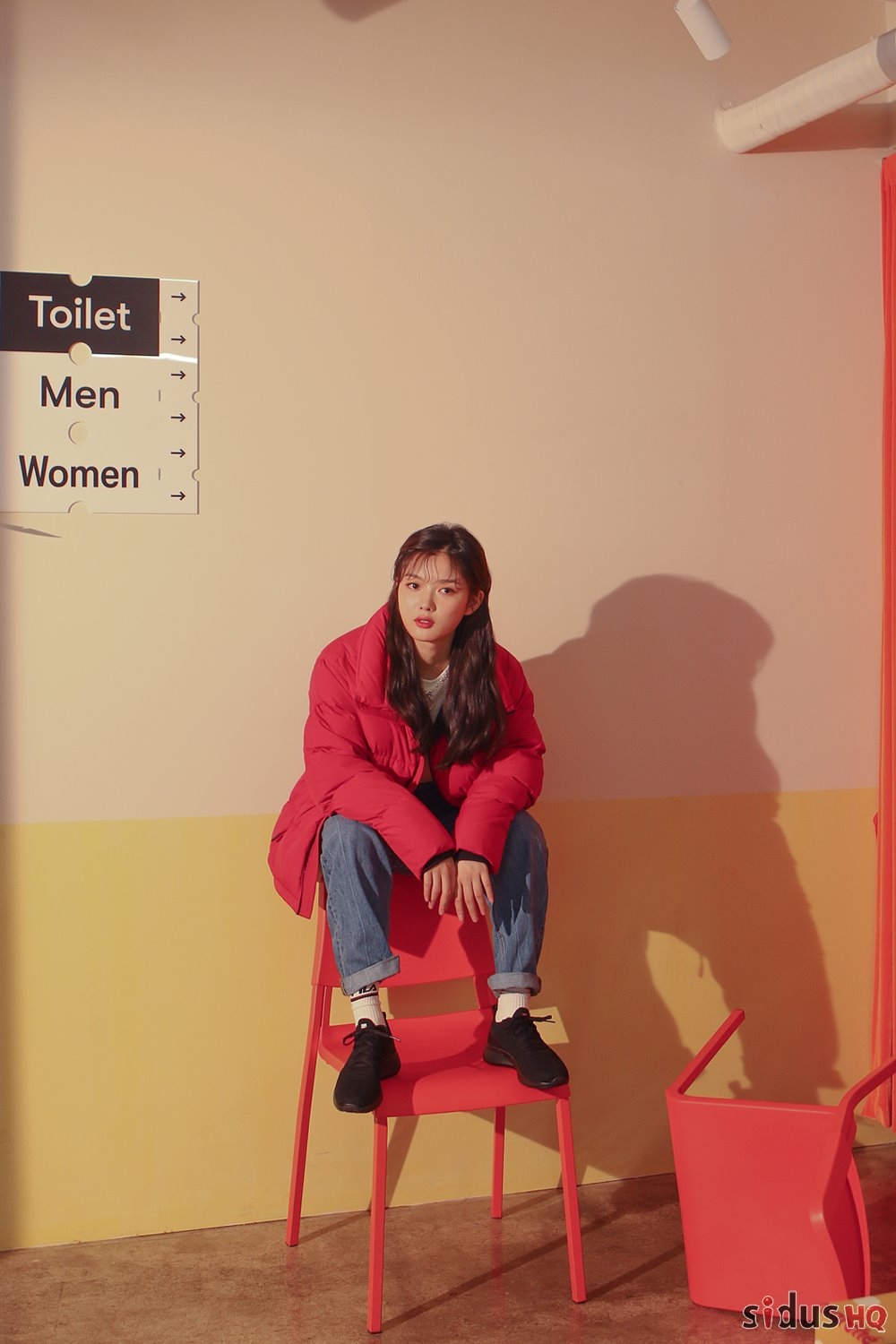 Kim Yoo Jung xinh đẹp trong bộ ảnh hậu trường chụp quảng cáo mới