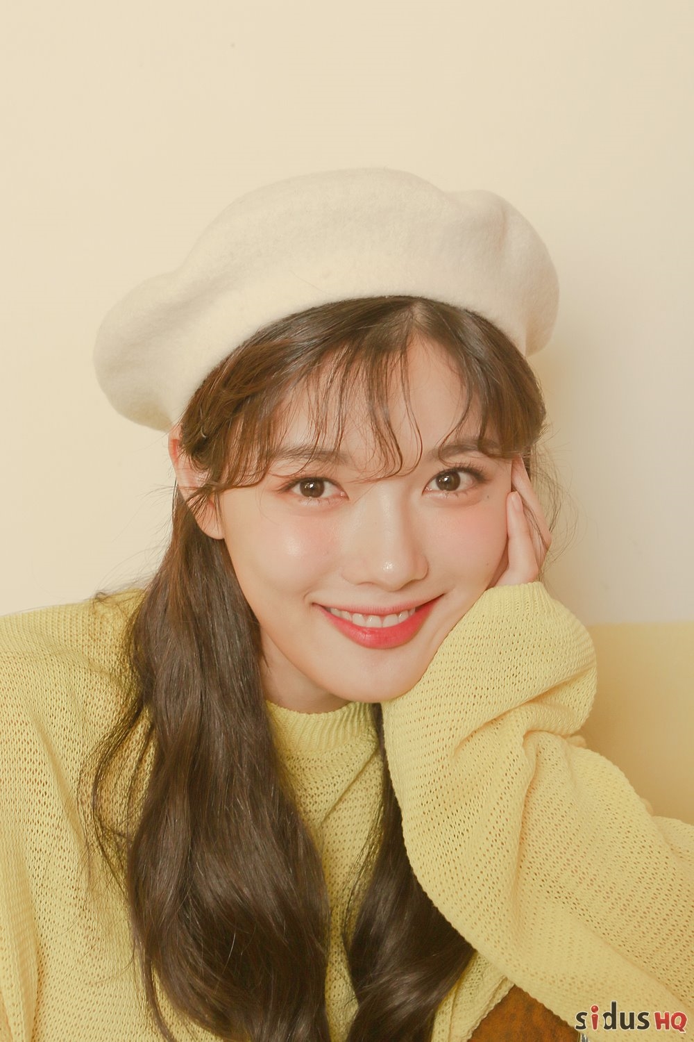 Kim Yoo Jung xinh đẹp trong bộ ảnh hậu trường chụp quảng cáo mới