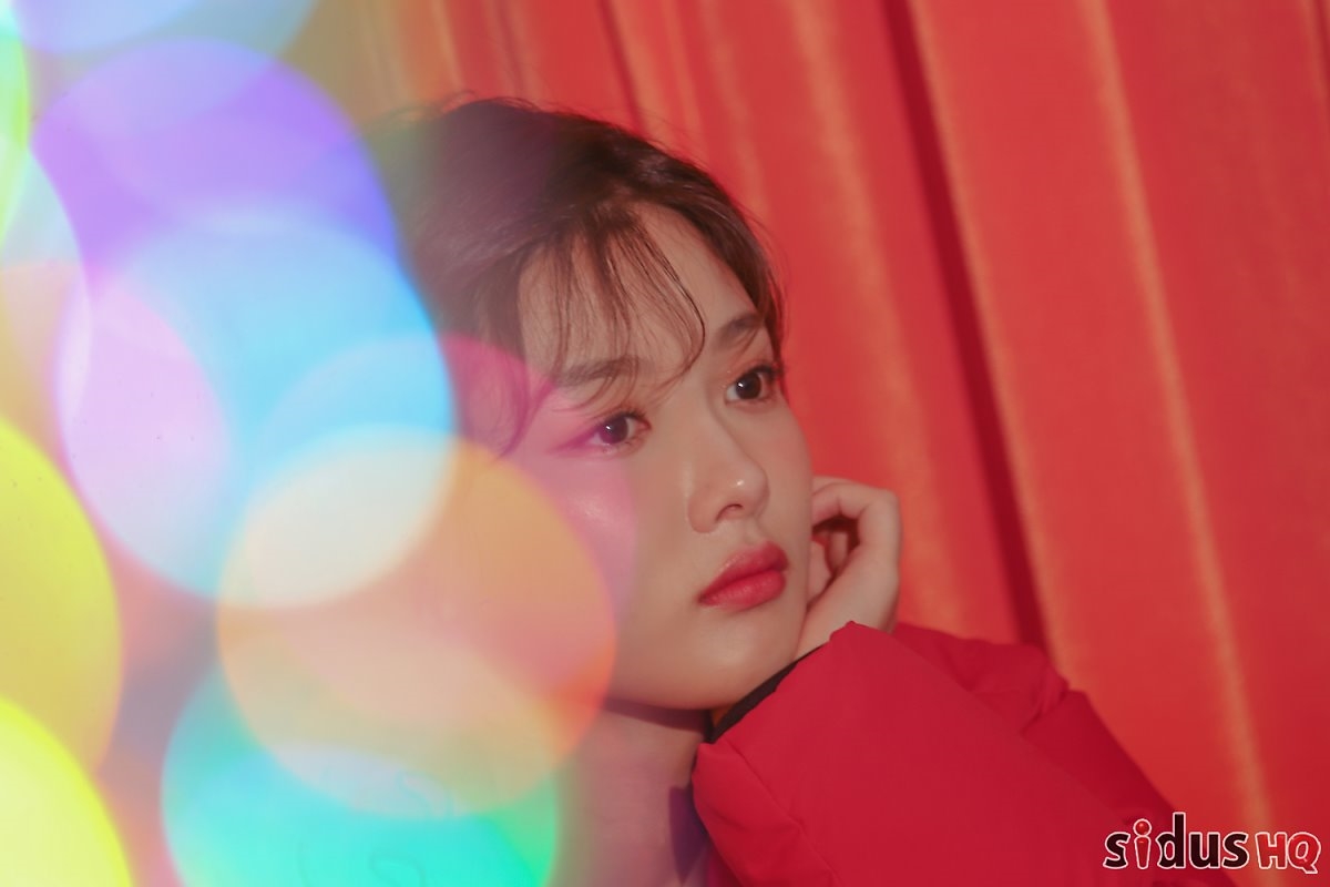 Kim Yoo Jung xinh đẹp trong bộ ảnh hậu trường chụp quảng cáo mới