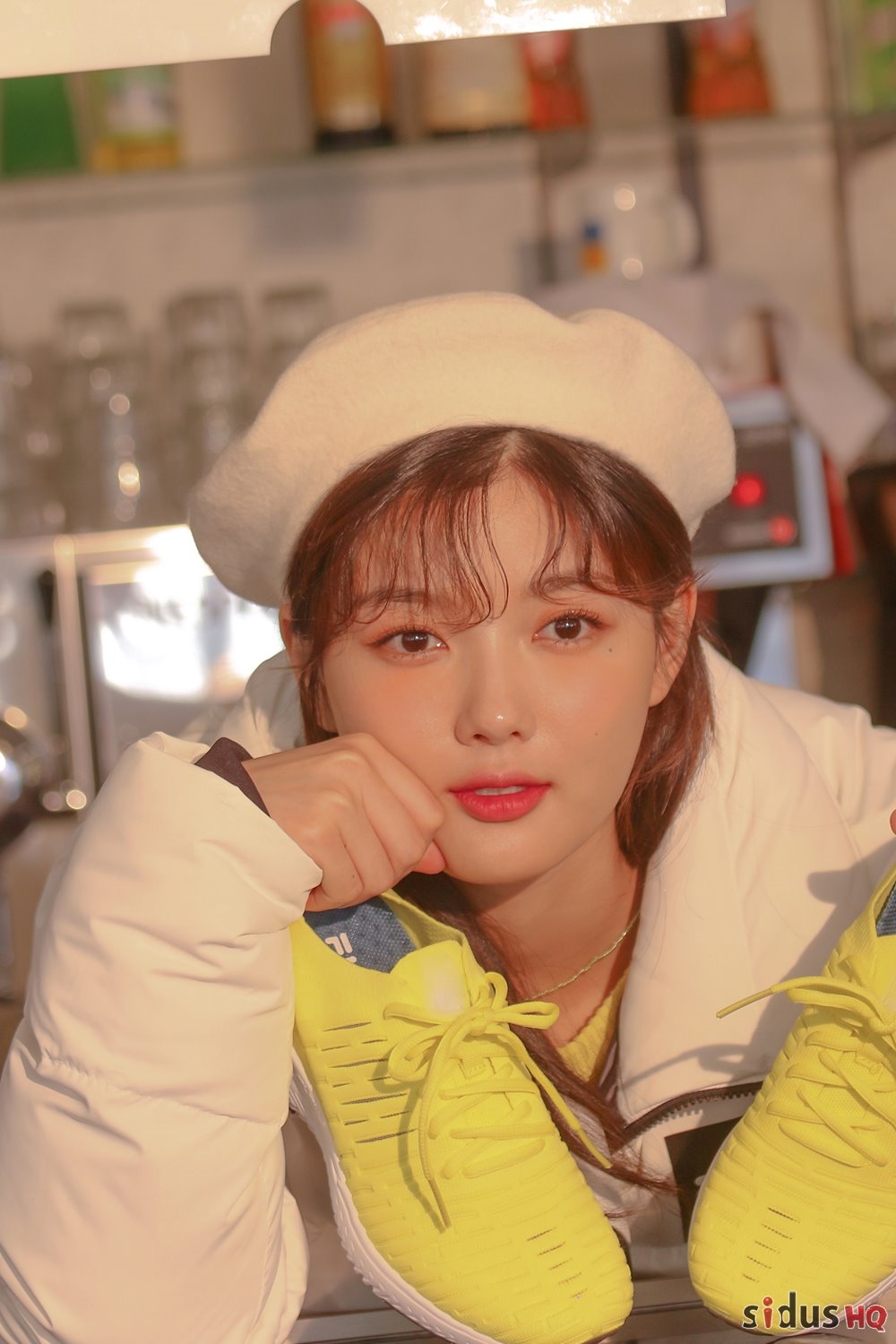 Kim Yoo Jung xinh đẹp trong bộ ảnh hậu trường chụp quảng cáo mới