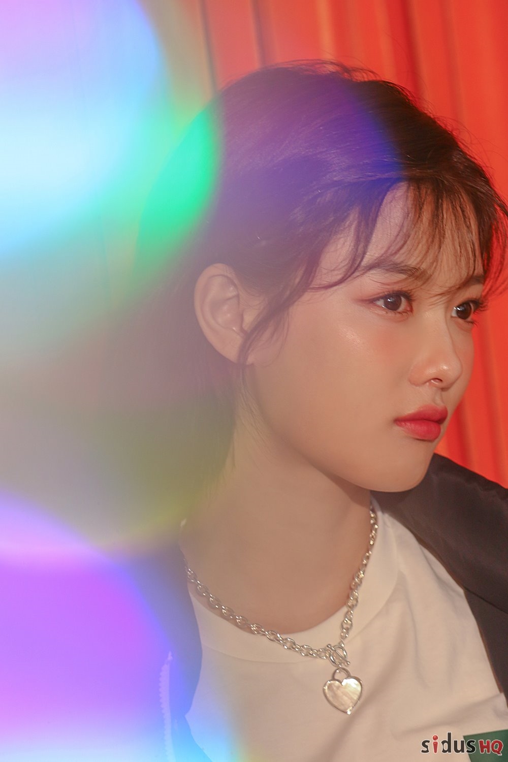 Kim Yoo Jung xinh đẹp trong bộ ảnh hậu trường chụp quảng cáo mới