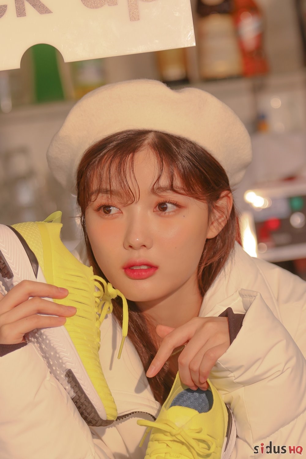 Kim Yoo Jung xinh đẹp trong bộ ảnh hậu trường chụp quảng cáo mới