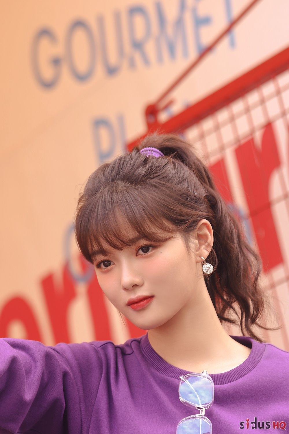 Kim Yoo Jung xinh đẹp trong bộ ảnh hậu trường chụp quảng cáo mới