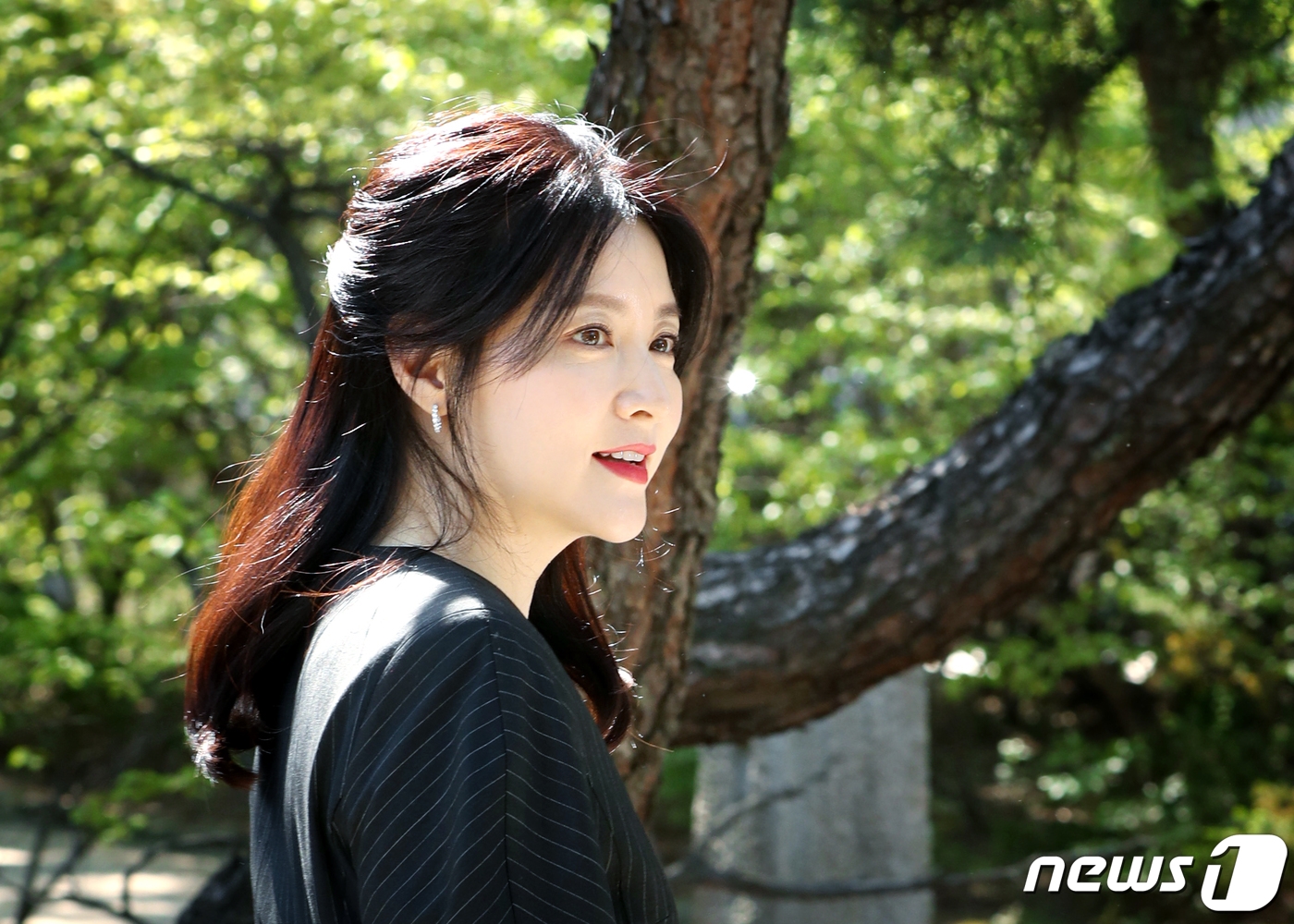 'Nàng Dae Jang Geum' Lee Young Ae hoàn hảo từ phim ra ngoài đời