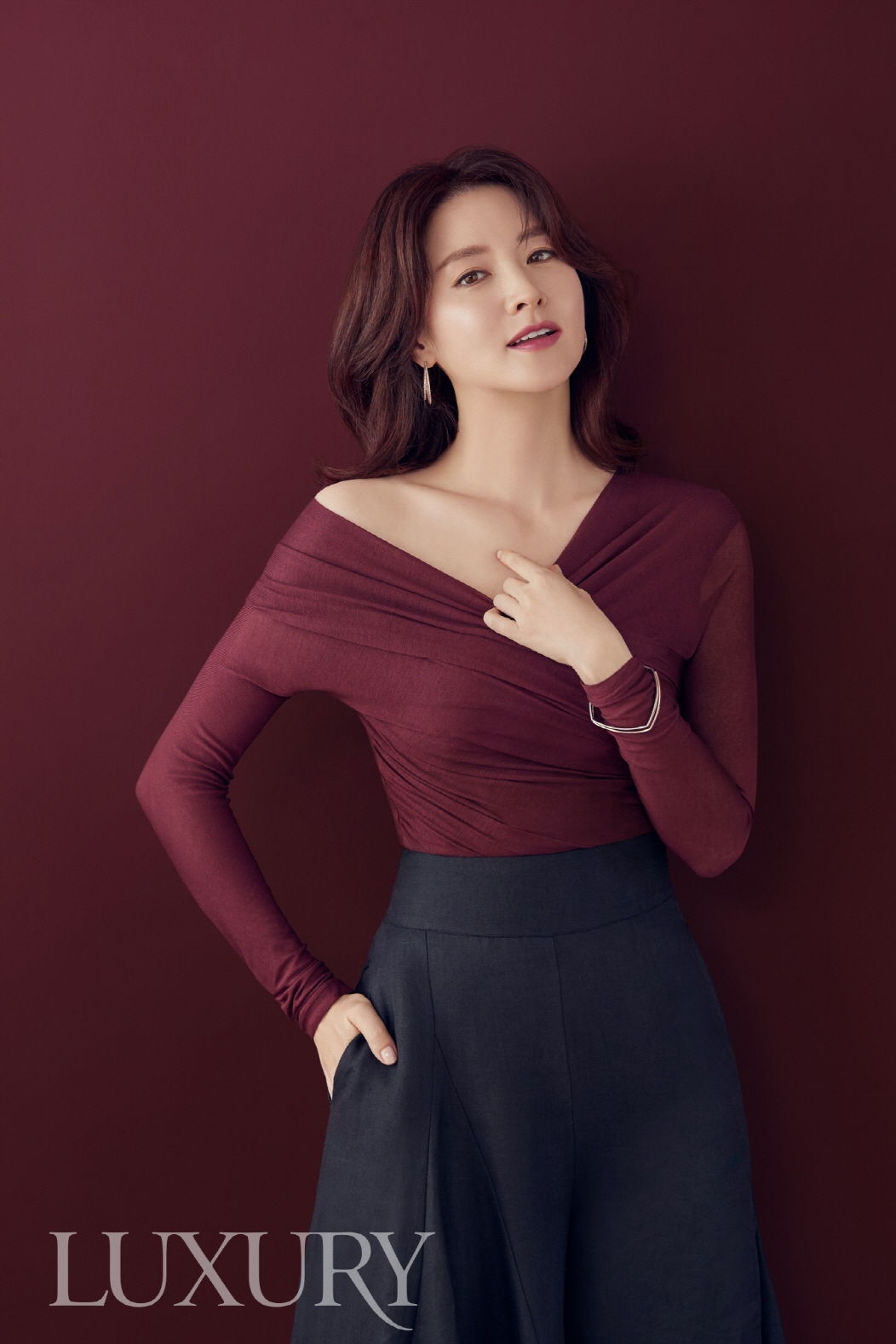 'Nàng Dae Jang Geum' Lee Young Ae hoàn hảo từ phim ra ngoài đời