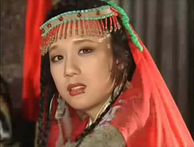 Đời buồn của 'đệ nhất mỹ nhân cổ trang Trung Quốc' Lý Kiến Quần