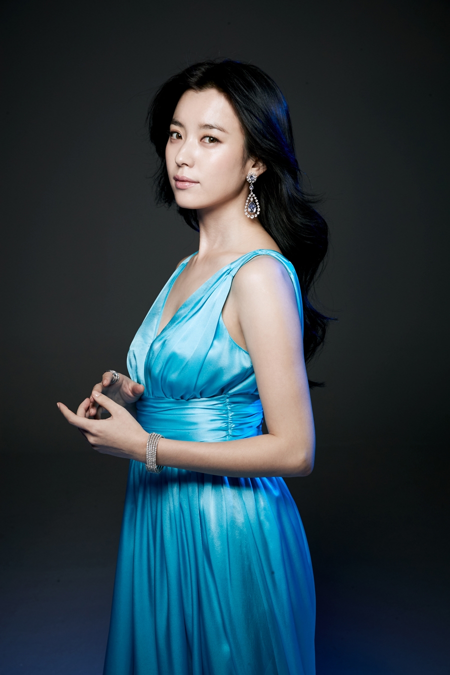 Han Hyo Joo khoe ảnh mặt mộc 100% quay phim truyền hình Mỹ