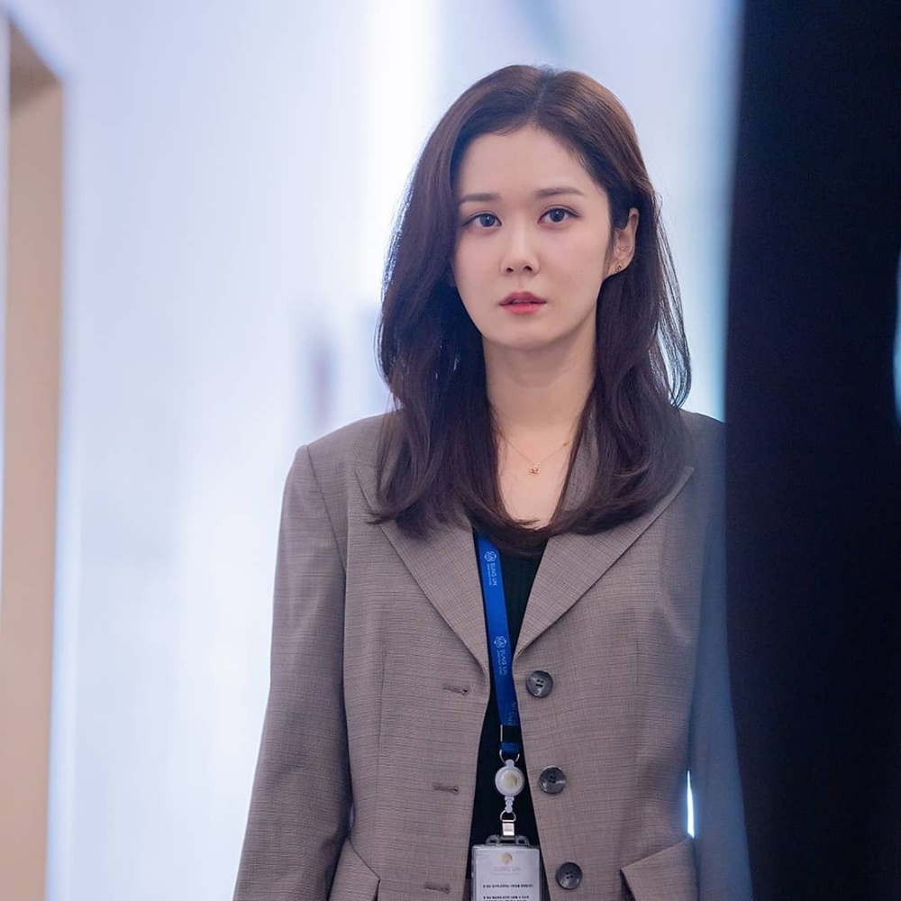 Jang Na Ra tỏa sáng với tạo hình công sở trong drama mới