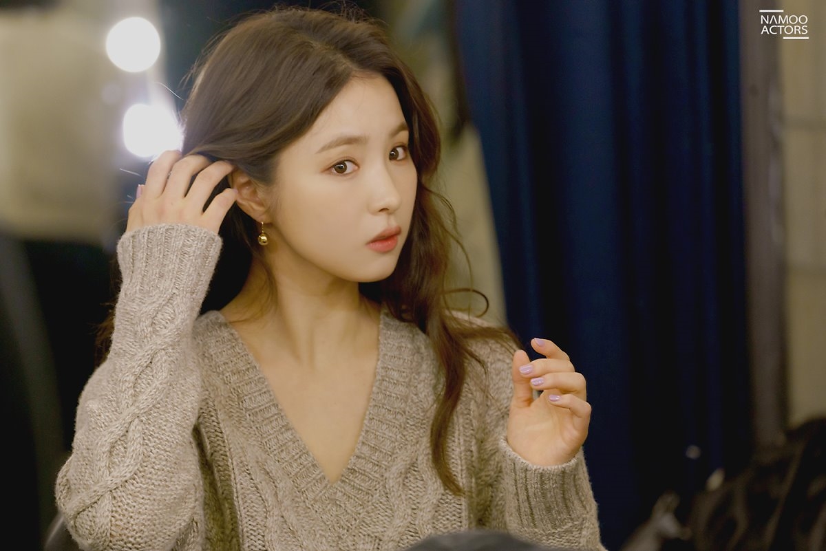 Shin Se Kyung tung bộ ảnh đẹp như tiên nữ quảng bá fanmeeting