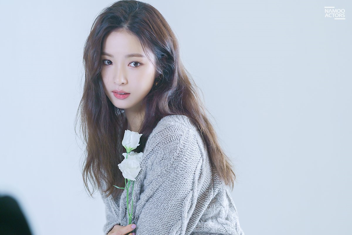 Shin Se Kyung tung bộ ảnh đẹp như tiên nữ quảng bá fanmeeting