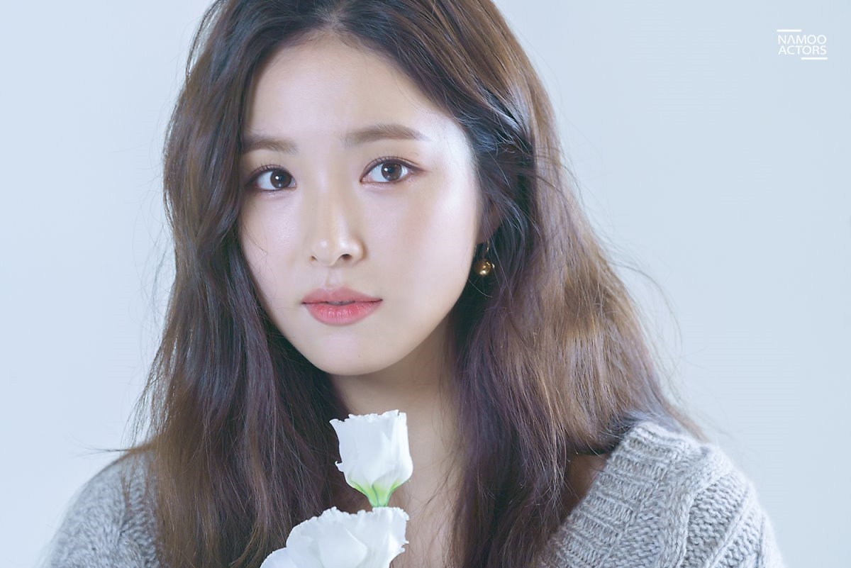 Shin Se Kyung tung bộ ảnh đẹp như tiên nữ quảng bá fanmeeting