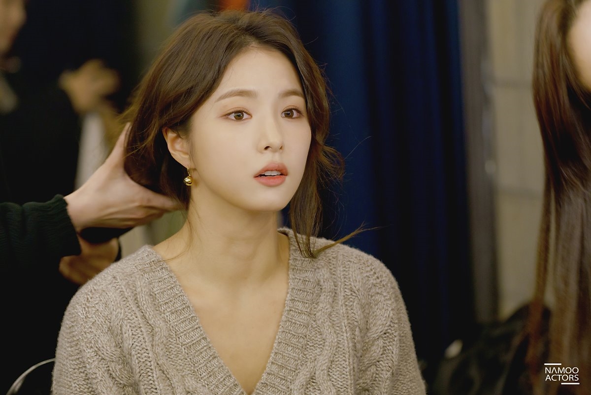 Shin Se Kyung tung bộ ảnh đẹp như tiên nữ quảng bá fanmeeting