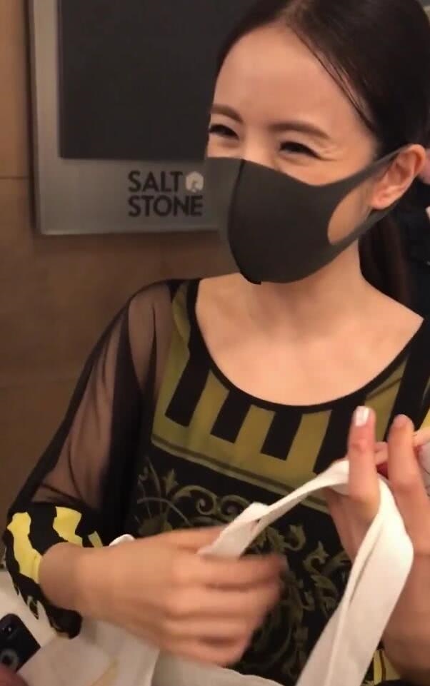 Lâm Y Thần bất ngờ lộ diện với nhan sắc như gái đôi mươi