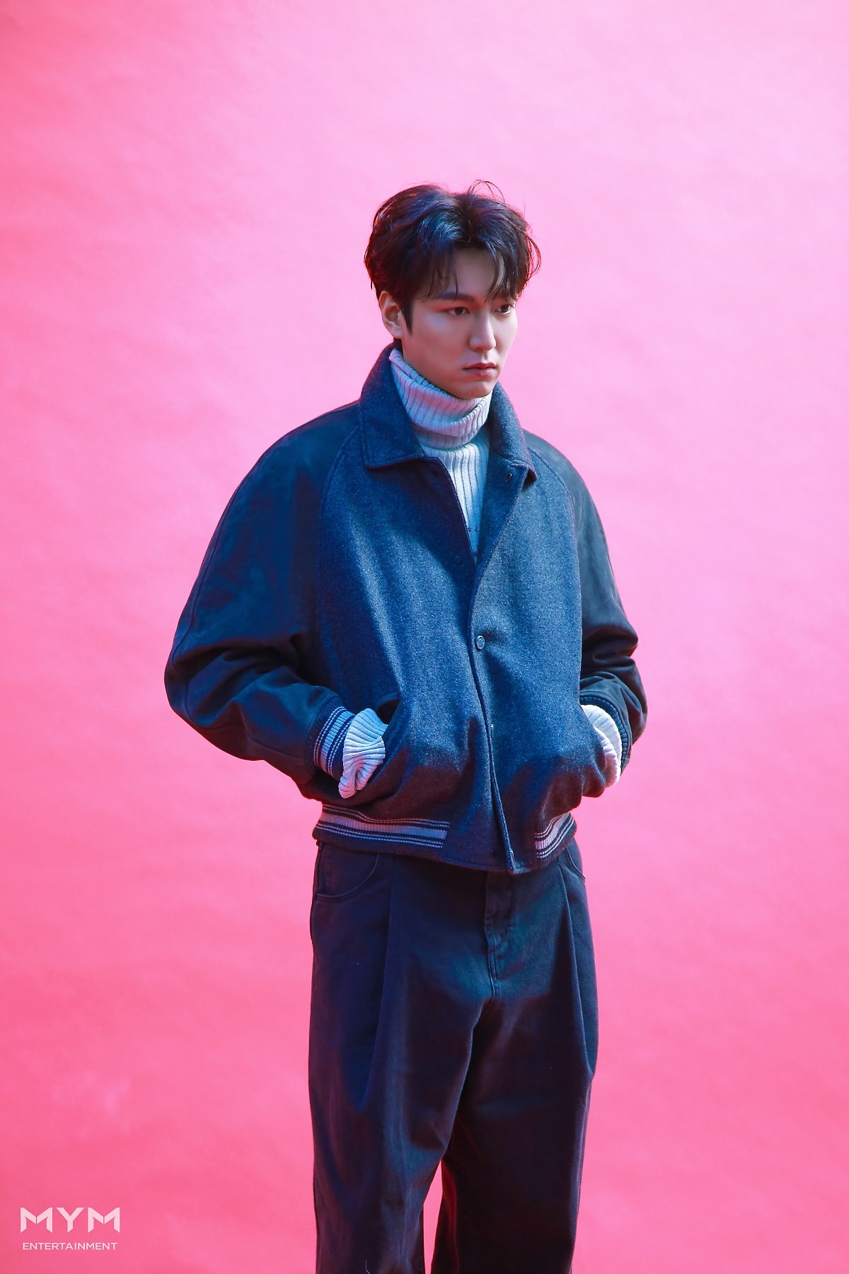 Lee Min Ho tung bộ ảnh mới đẹp cuốn hút, khoe góc nghiêng thần thánh