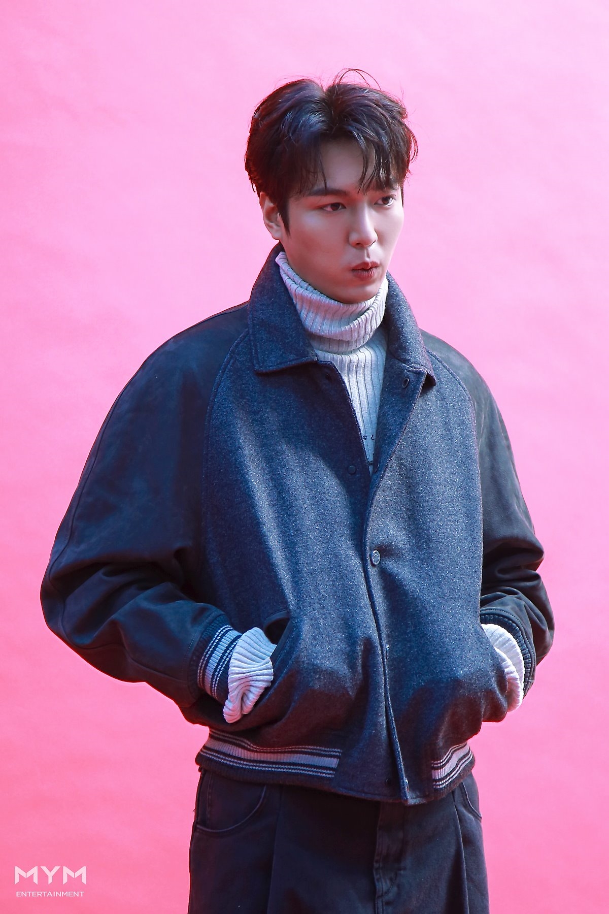 Lee Min Ho tung bộ ảnh mới đẹp cuốn hút, khoe góc nghiêng thần thánh