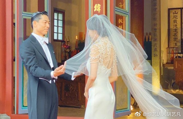 Lâm Chí Linh lên xe hoa ở tuổi 45, xứng danh đệ nhất mỹ nhân Đài Loan