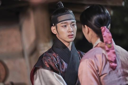 Loạt ảnh tình cảm của Kim So Hyun và Jang Dong Yoon trong phim gây sốt