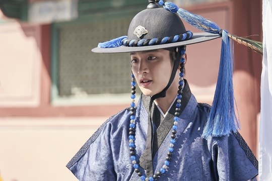 Loạt ảnh tình cảm của Kim So Hyun và Jang Dong Yoon trong phim gây sốt