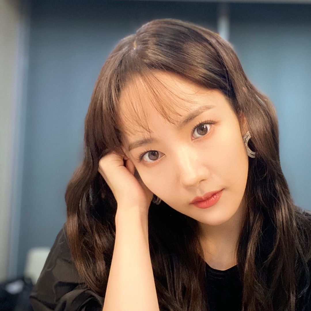 Park Min Young xinh như gái đôi mươi sau khi 'hack tuổi' với mái thưa