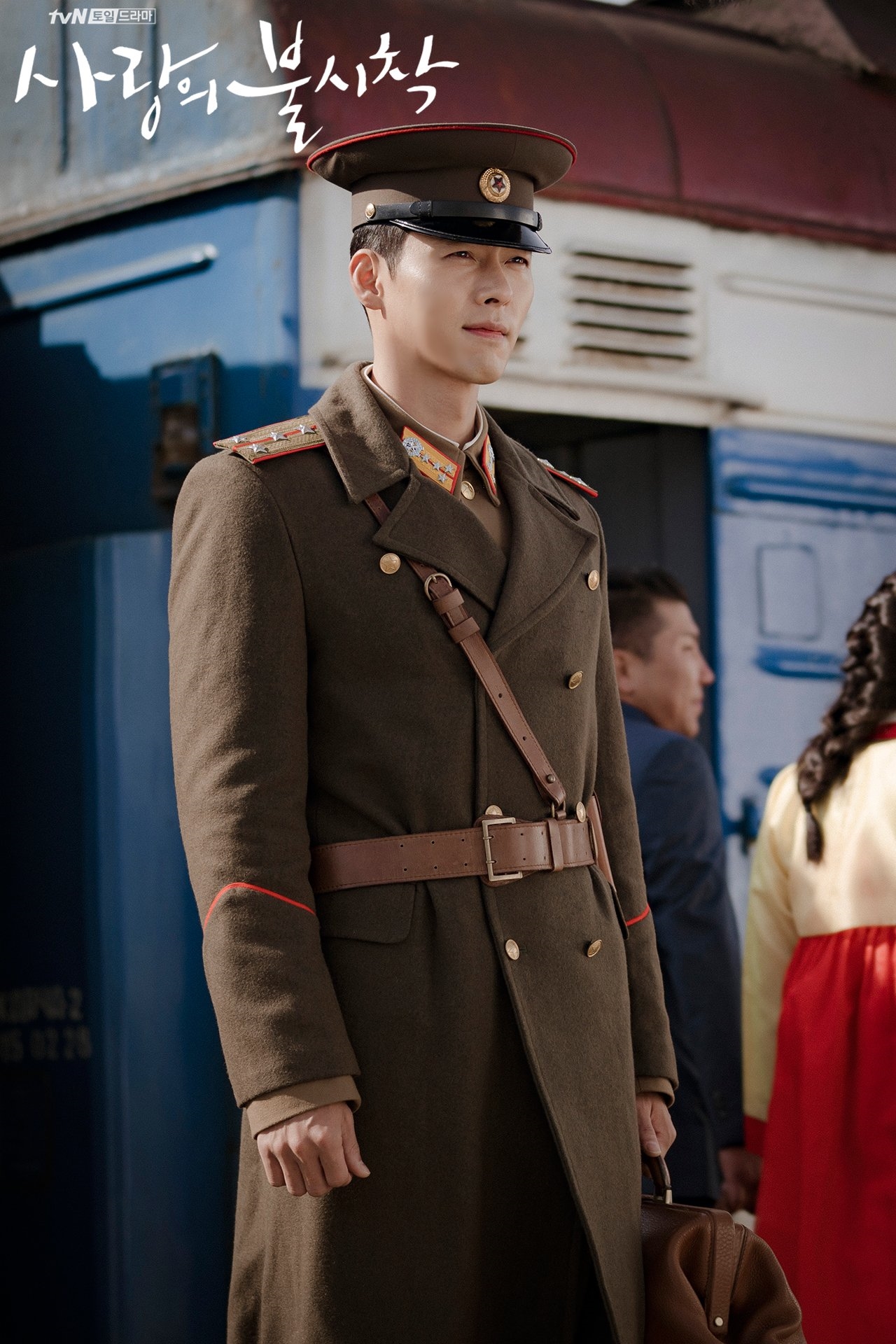 Hyun Bin phong độ với tạo hình quân nhân trong phim mới