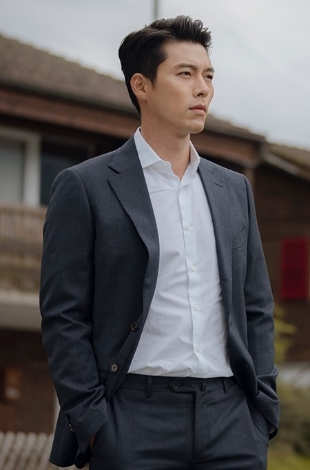 Hyun Bin phong độ với tạo hình quân nhân trong phim mới