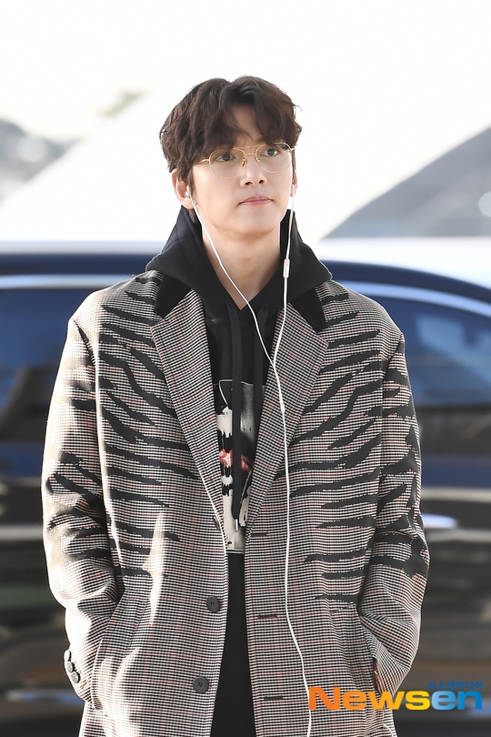 Ji Chang Wook đẹp trai ngời ngời lên đường bay sang Việt Nam dự AAA