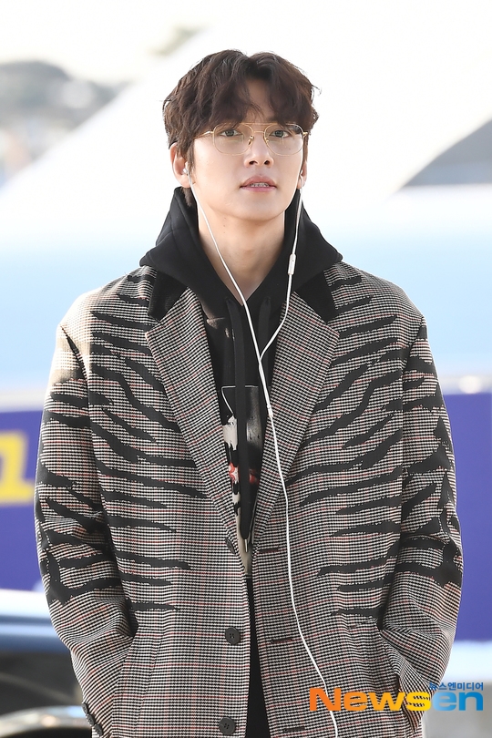 Ji Chang Wook đẹp trai ngời ngời lên đường bay sang Việt Nam dự AAA