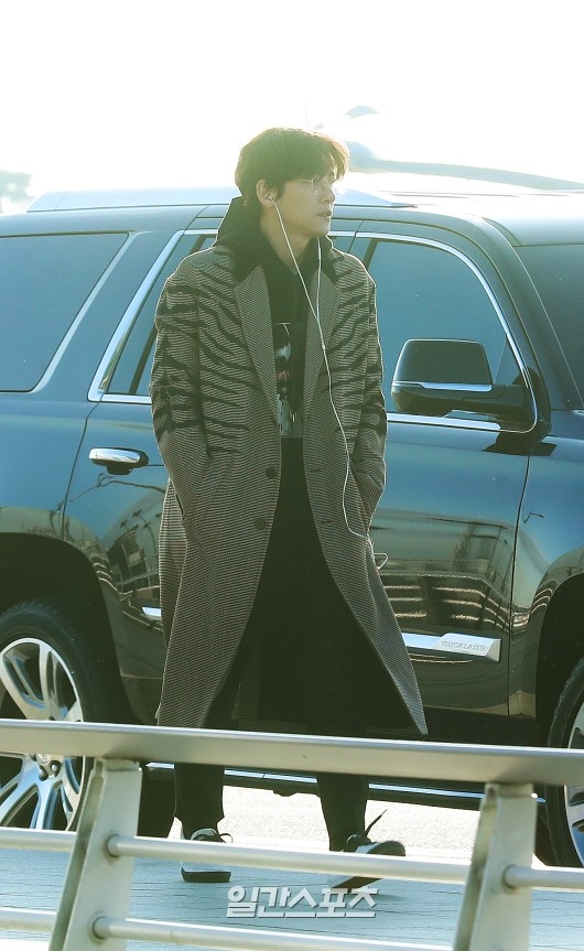 Ji Chang Wook đẹp trai ngời ngời lên đường bay sang Việt Nam dự AAA