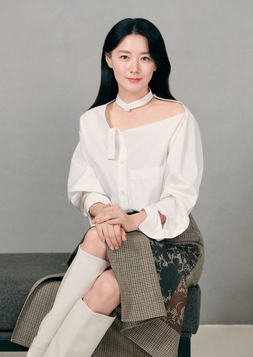Lee Young Ae chia sẻ hai con không biết đến độ nổi tiếng của mình