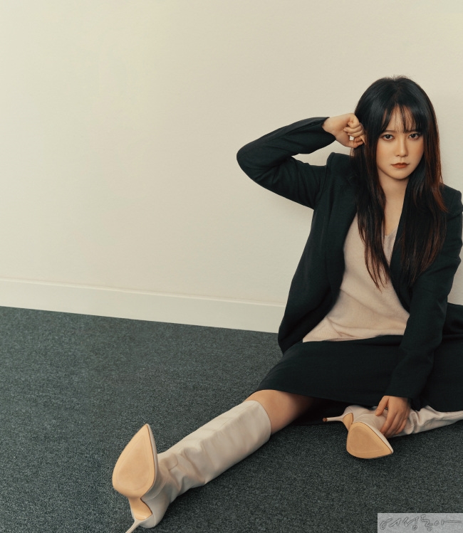 Song Hye Kyo và Goo Hye Sun cá tính, quyến rũ trong bộ ảnh mới