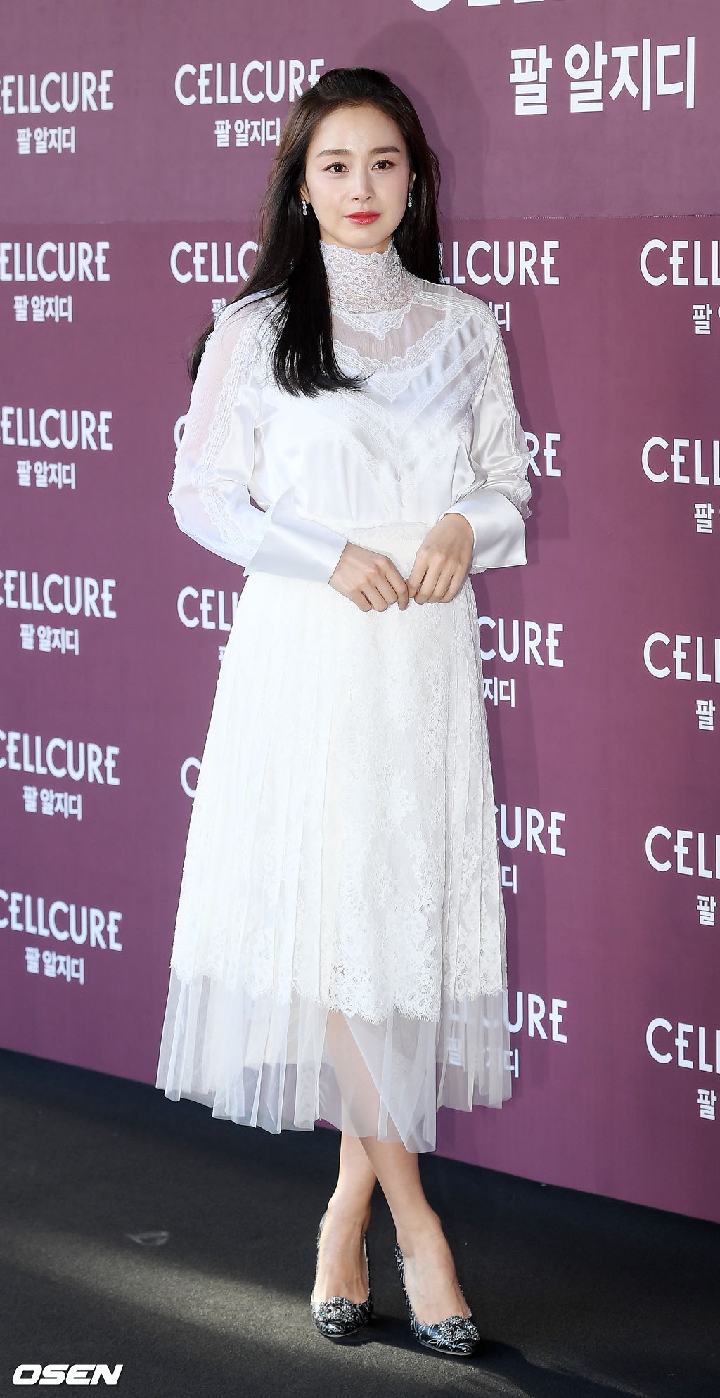 Kim Tae Hee xinh đẹp rạng ngời trong sự kiện đầu tiên hậu sinh con
