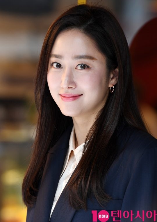 Jeon Hye Bin thông báo kết hôn cùng người yêu ngoài ngành