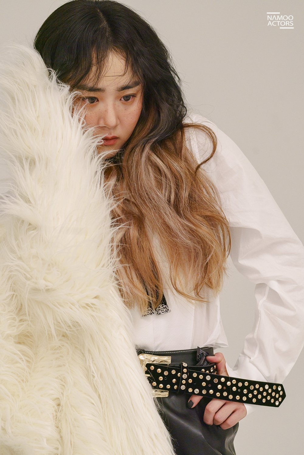 Moon Geun Young “lột xác” cá tính, chất ngất trong bộ ảnh tạp chí mới