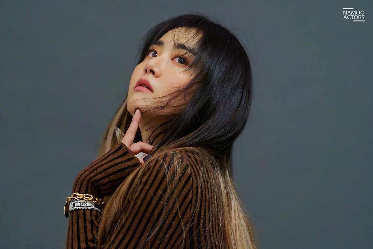 Moon Geun Young “lột xác” cá tính, chất ngất trong bộ ảnh tạp chí mới