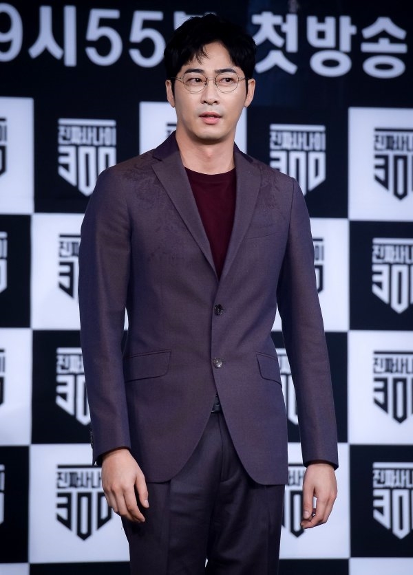 Kang Ji Hwan nhận án phạt của tòa cho tội tấn công tình dục