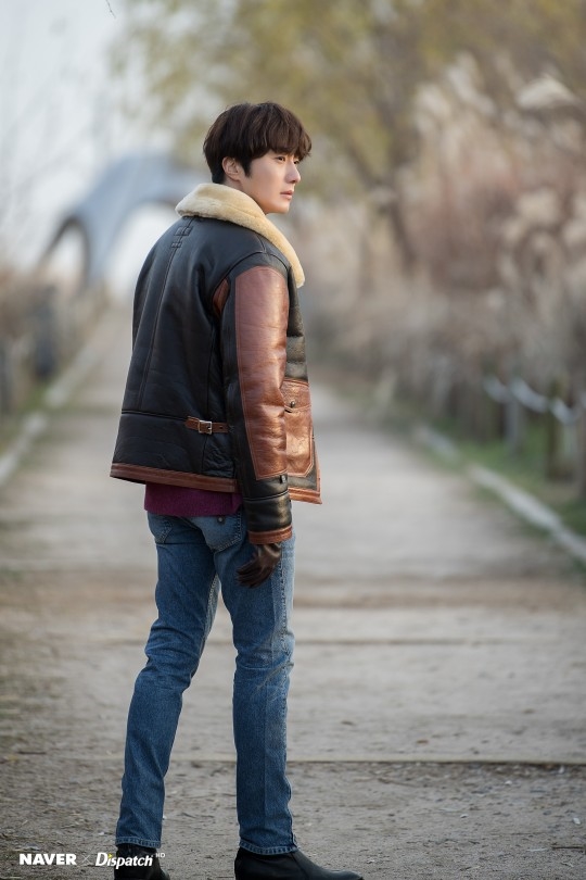 Jung Il Woo tung bộ ảnh “hoàng tử mùa đông” đẹp mơ màng