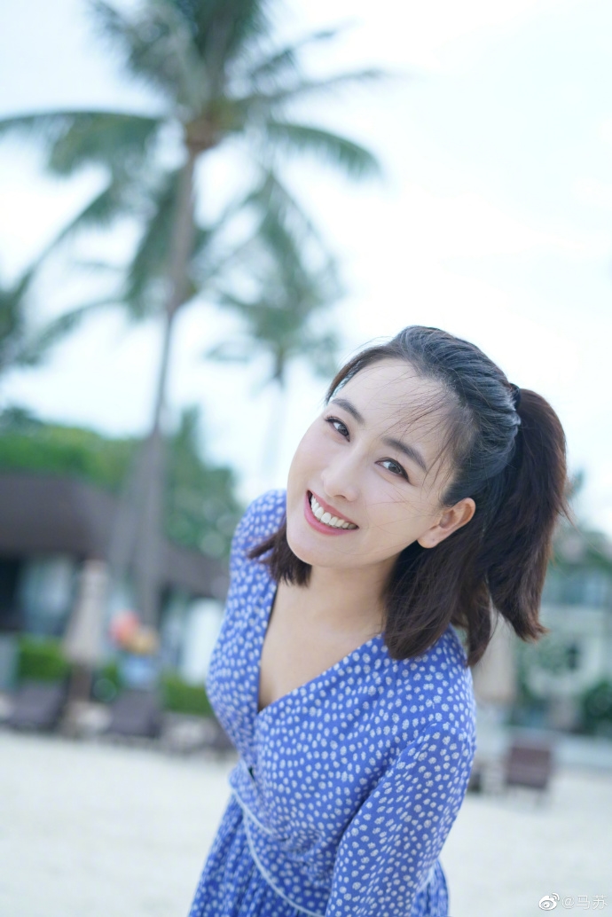 Số phận đại minh tinh Cbiz hết thời: Phạm Băng Băng bán hàng online
