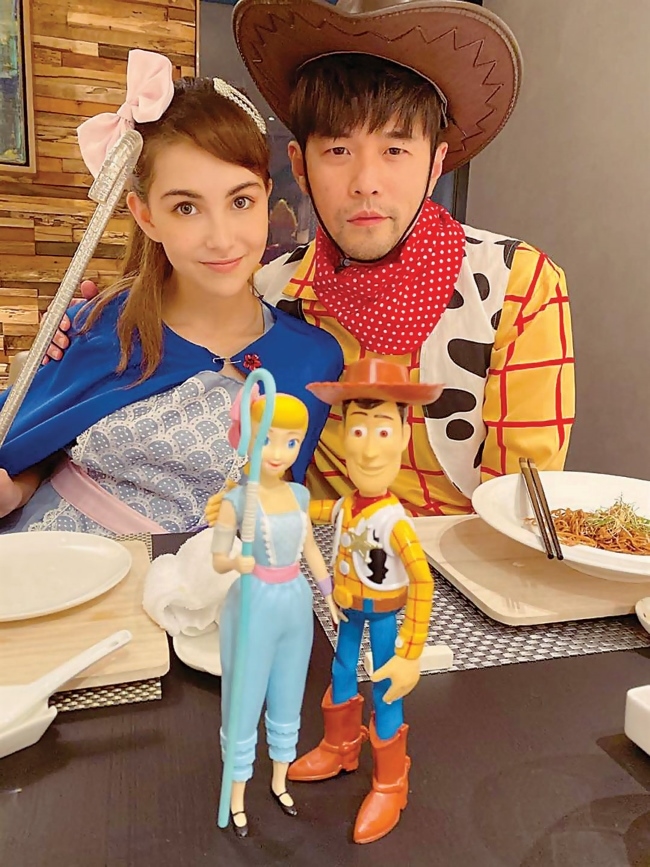 Côn Lăng, vợ Lâm Chí Dĩnh và những fan girl thành công nhất Cbiz