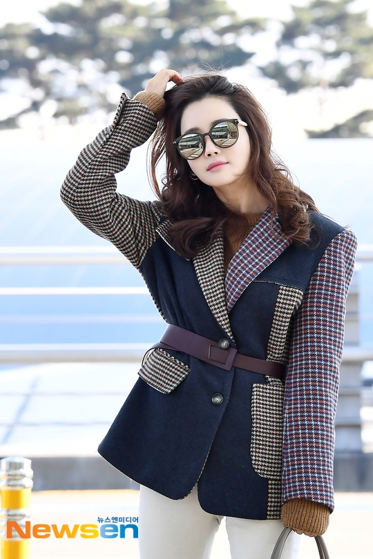Lee Da Hae khoe nhan sắc và thần thái nổi bật ở sân bay