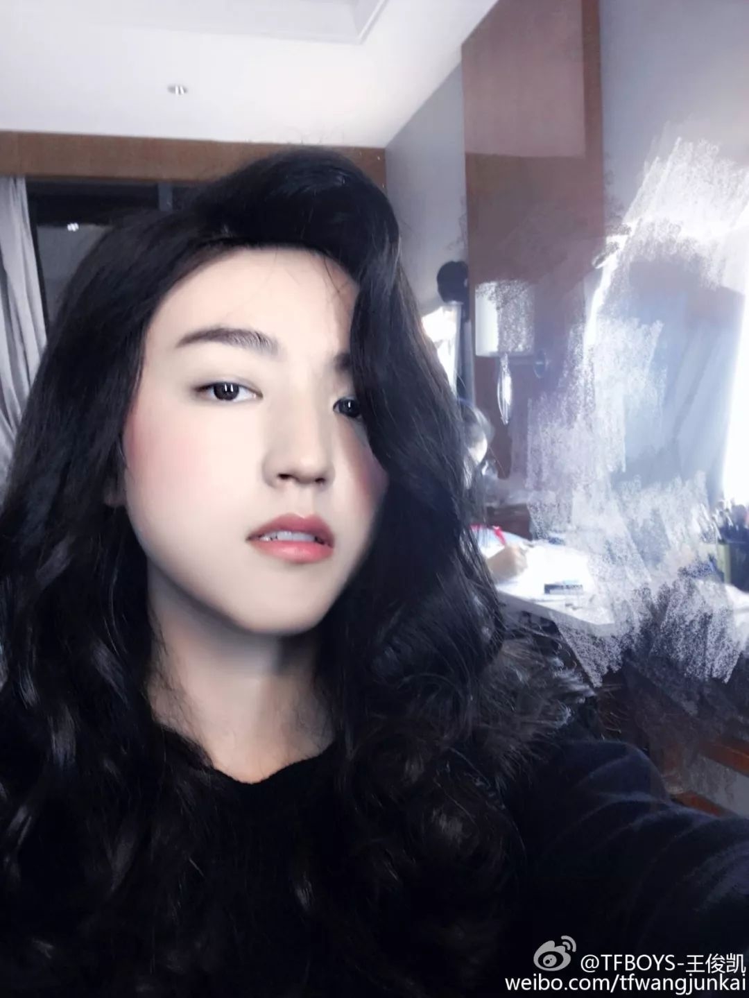 Hứa Khải, Vương Nguyên... và những sao nam Cbiz giả gái ấn tượng