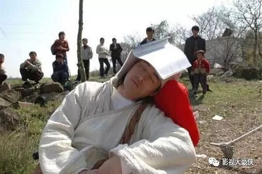 1001 tư thế ngủ của sao Hoa ngữ: AngelaBaby kém sang