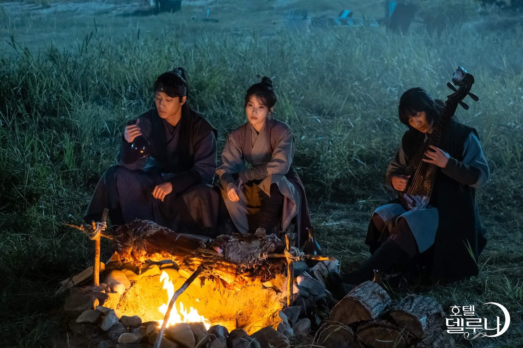 Dàn sao “Hotel Del Luna” tụ hội và trò chuyện dịp cuối năm đài tvN