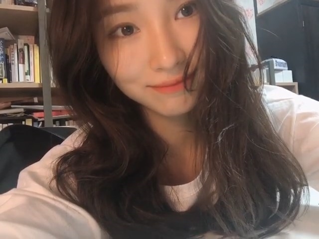 Shin Se Kyung xinh đẹp thuần khiết cả trong clip tự quay